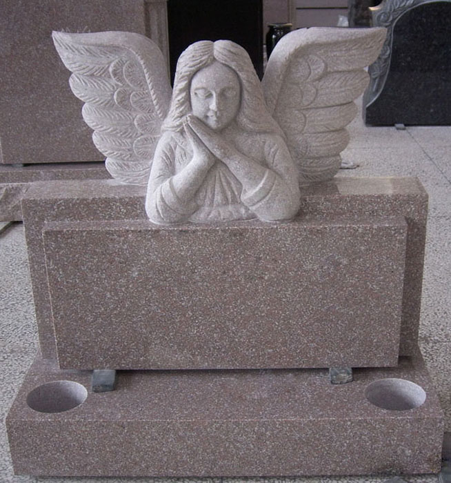 angel praying monument2
